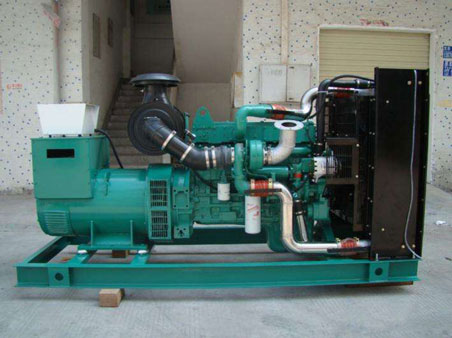 梅江1100kw康明斯柴油发电机组